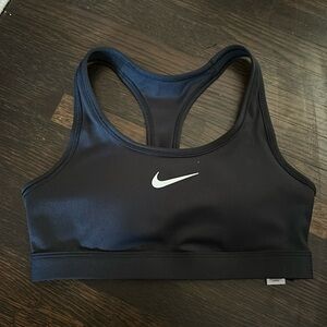 Nike women’s XS sports Bra
Brand new - w/out tags